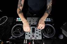 Hercules DJ DJControl Inpulse 500 Silver Edition 2-Channel DJ Controller (BSTOCK)